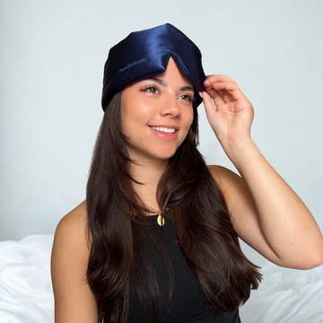 Slapen met een zijden slaapmasker