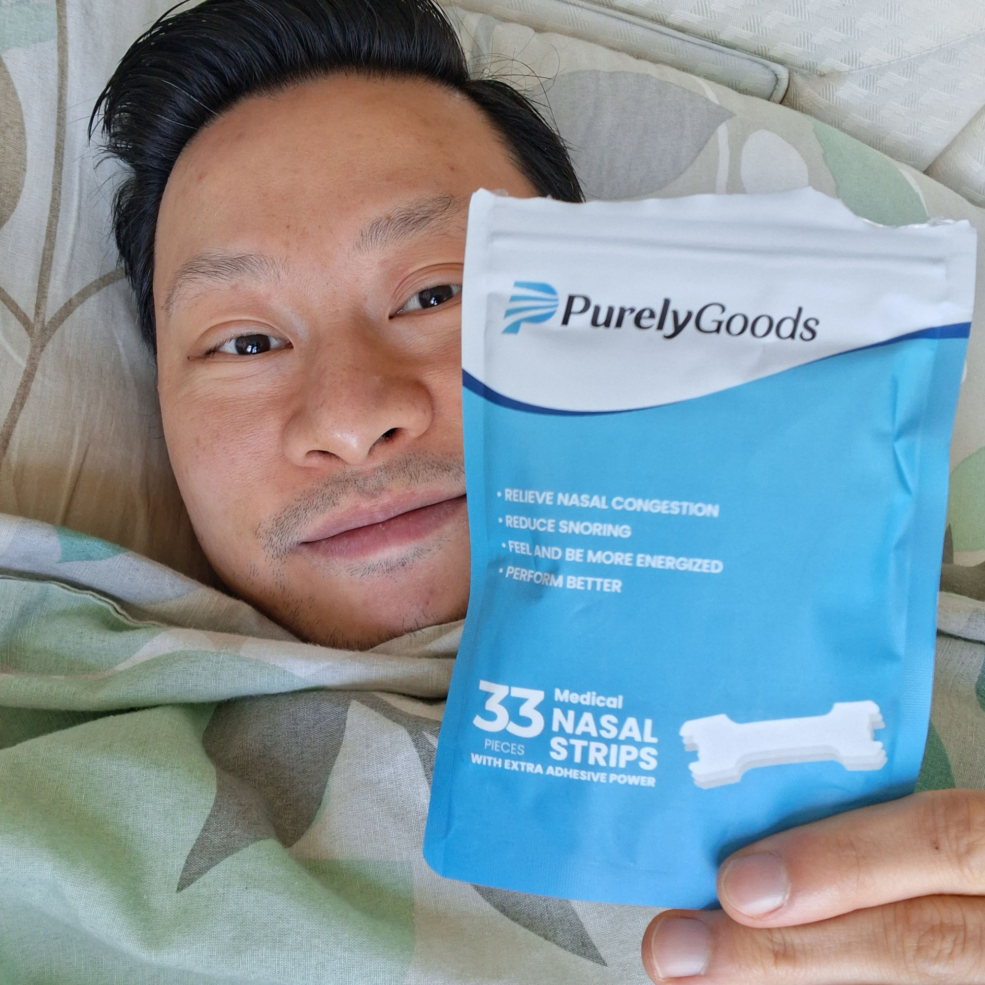  Klantreview neusstrips purelygoods in bed liggend voor slapen
