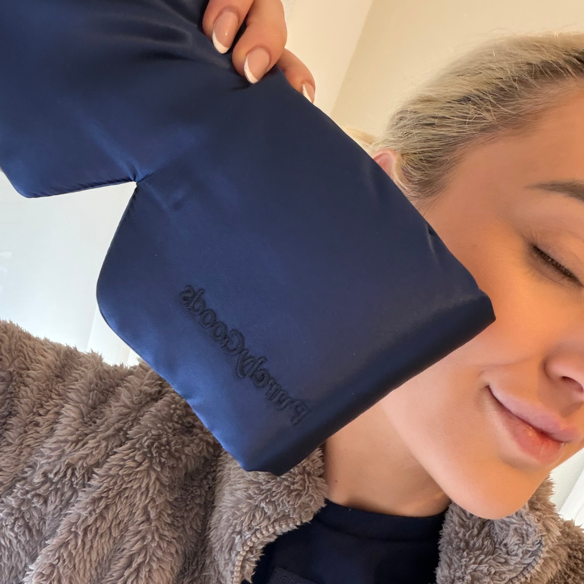 Purelygood szijden slaapmasker klantreview tevreden klant op foto