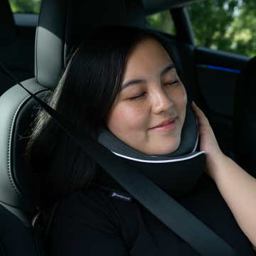 PurelyGoods Nekkussen reiskussen in auto