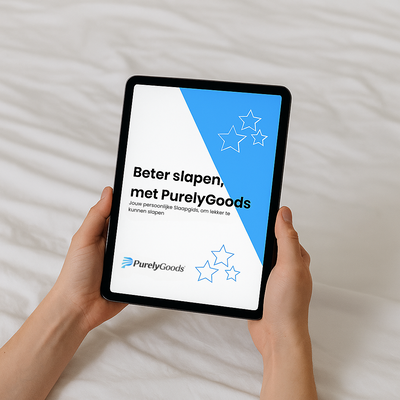 PurelyGoods Slaapgids in handen