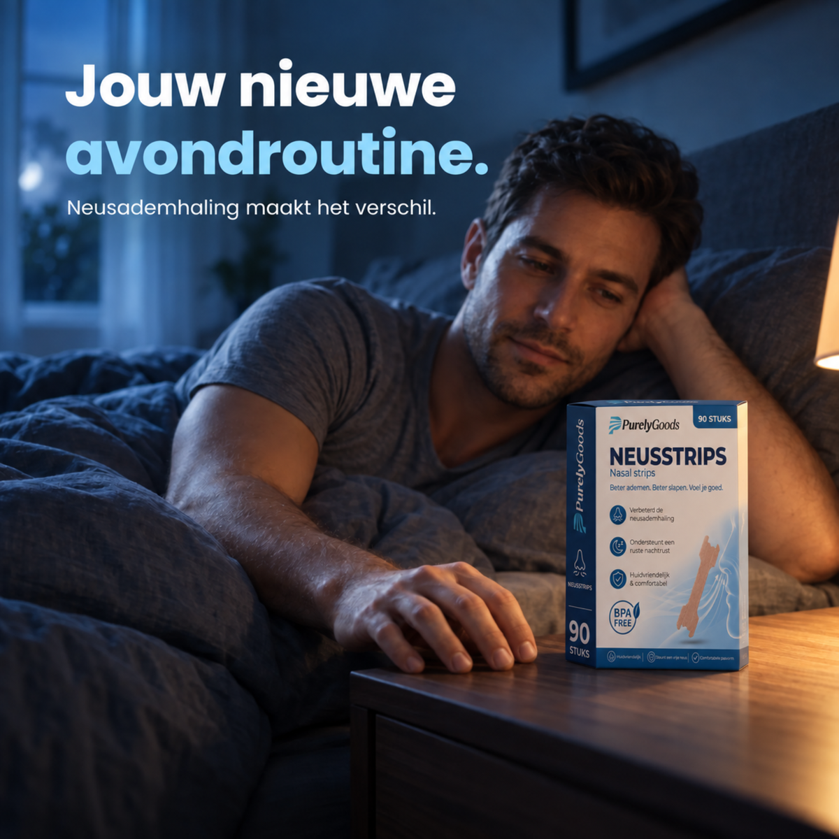 Man in bed met de doos PurelyGoods neusstrips 90 stuks op het nachtkastje